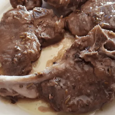 Agnello in padella alla siciliana, un viaggio nei sapori autentici della tradizione