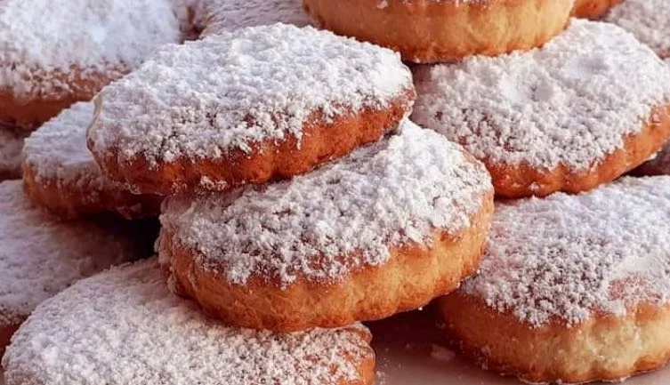 Traditional Algerini biscuits from Palermo dusted with icing sugar