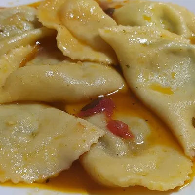 Cassatelle di tuma in brodo di pollo
