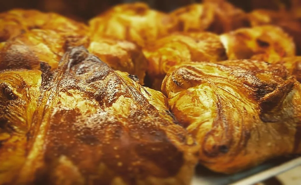 Catania-style stuffed onion pastries