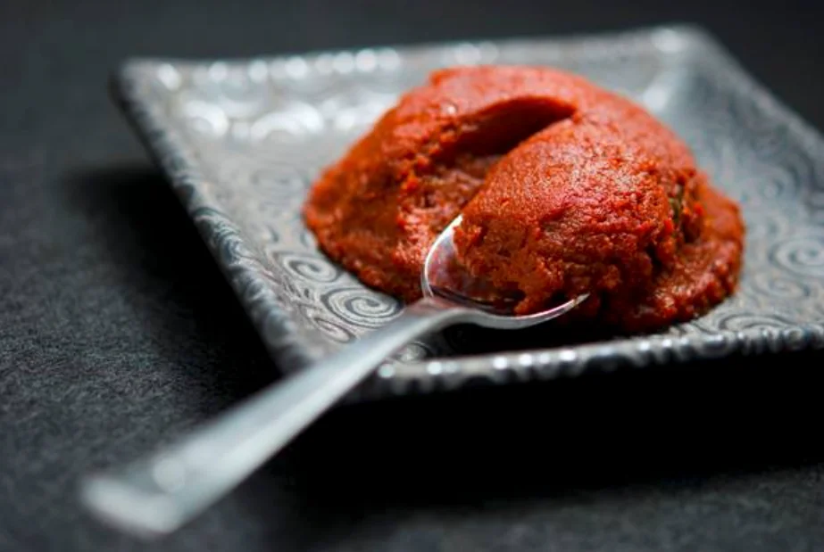 Sicilian Tomato Extract (Strattu): A Rich Concentrate Bursting with Tradition