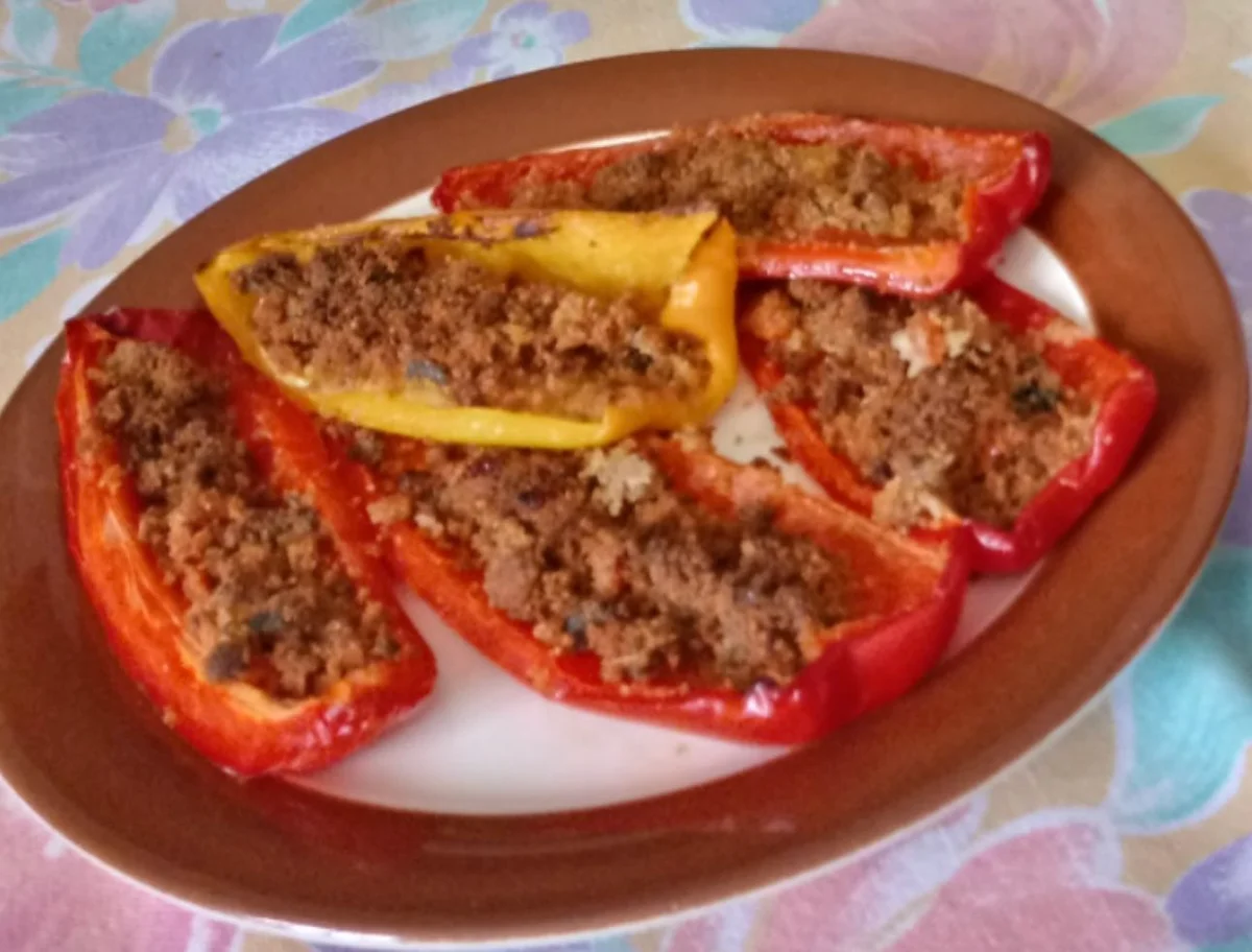 Oven-Baked Stuffed Pepper Strips: A Burst of Sicilian Flavours