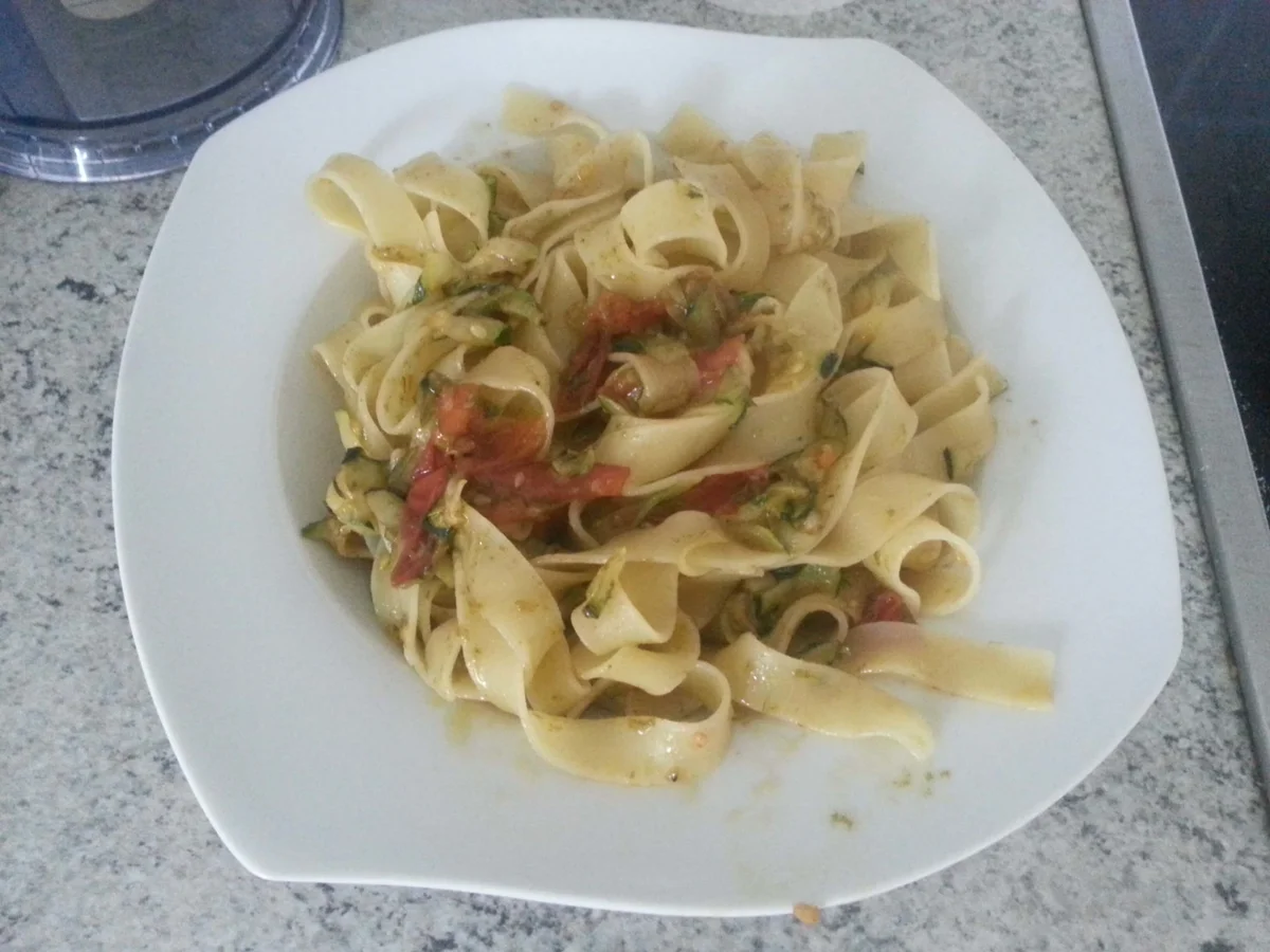 Fettuccine with Courgettes and Cherry Tomatoes