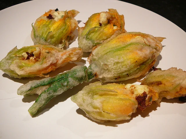 Crispy Courgette Blossoms Filled with Tuma: A Sicilian Starter to Swoon Over