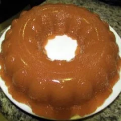 Gelo di cannella servito in coppetta di vetro con granella di pistacchio di Bronte