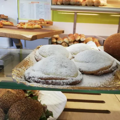 Ericine Genovesi: Sicilian Pastry Parcels Filled with Velvet Lemon Cream