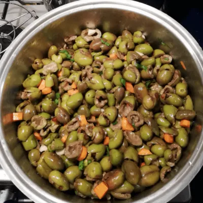 Olive verdi schiacciate