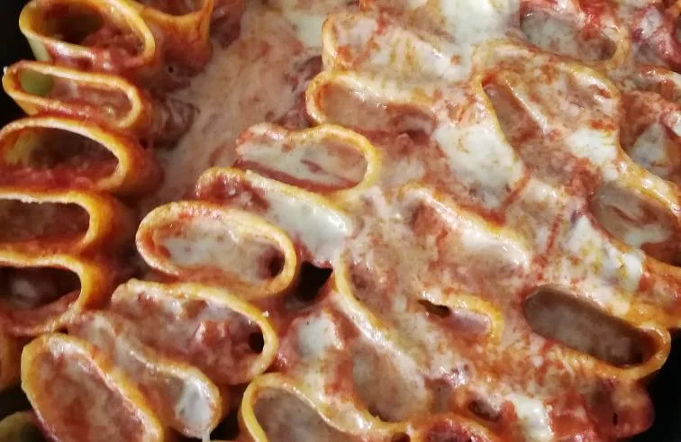 Paccheri ripieni con ricotta e tuma gratinati al forno