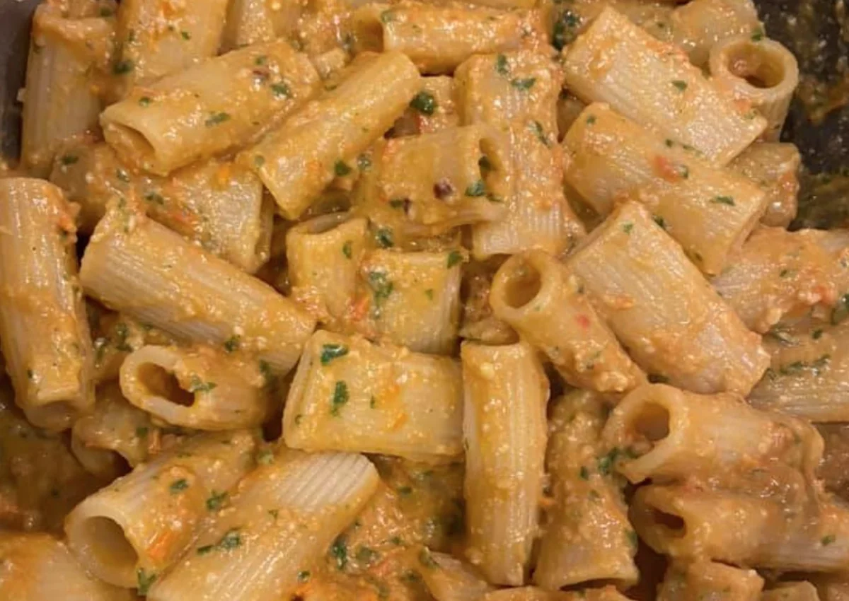 Pasta col pesto alle mandorle