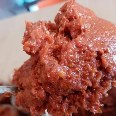 Paté di aglio e pomodori secchi, un'esplosione di sapori siciliani