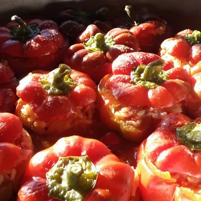 Peperoni ripieni di riso: Un abbraccio di sapori siciliani