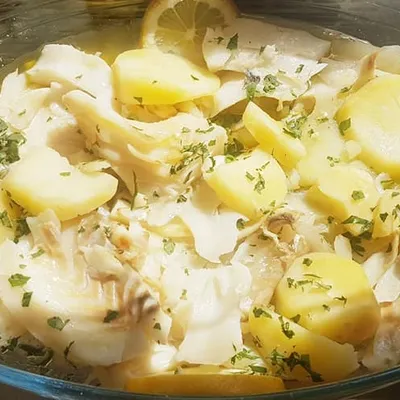 Pesce stocco con le patate in bianco (pisci stoccu a tuttu dintra chî patati): ricetta messinese tradizionale