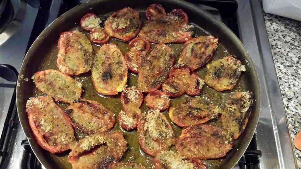 Pomodori alla griglia con pangrattato