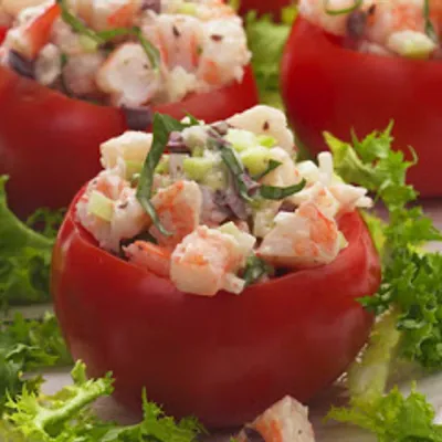 Pomodori ripieni di gamberetti: Un antipasto mediterraneo da leccarsi i baffi