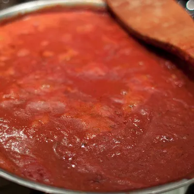 Salsa di pomodoro, il condimento sciliano perfetto per l'estate