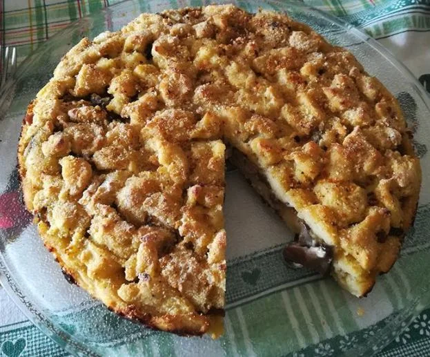 Sbriciolata di patate e salsiccia: Rustica bontà a tavola