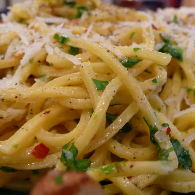 Spaghetti alla chitarra con aglio, olio e peperoncino: semplicità e gusto