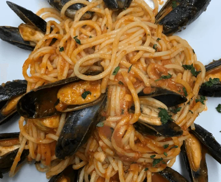 Spaghetti con le cozze alla siciliana