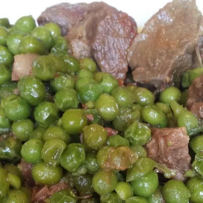 Spezzatino con piselli: un classico della cucina siciliana