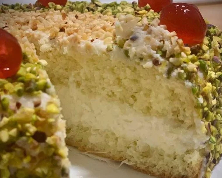 Torta Fedora siciliana con crema di ricotta e granella di pistacchio