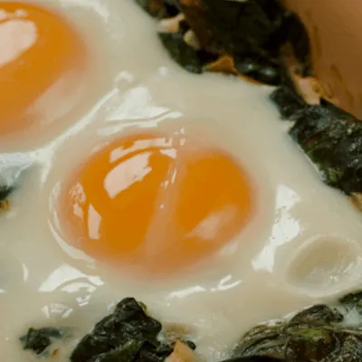 Uova con spinaci alla siciliana, un secondo piatto saporito e nutriente